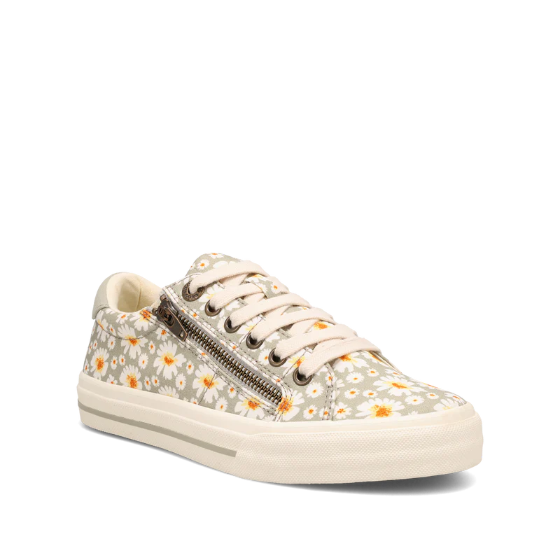 White Sneakers Flash Sale